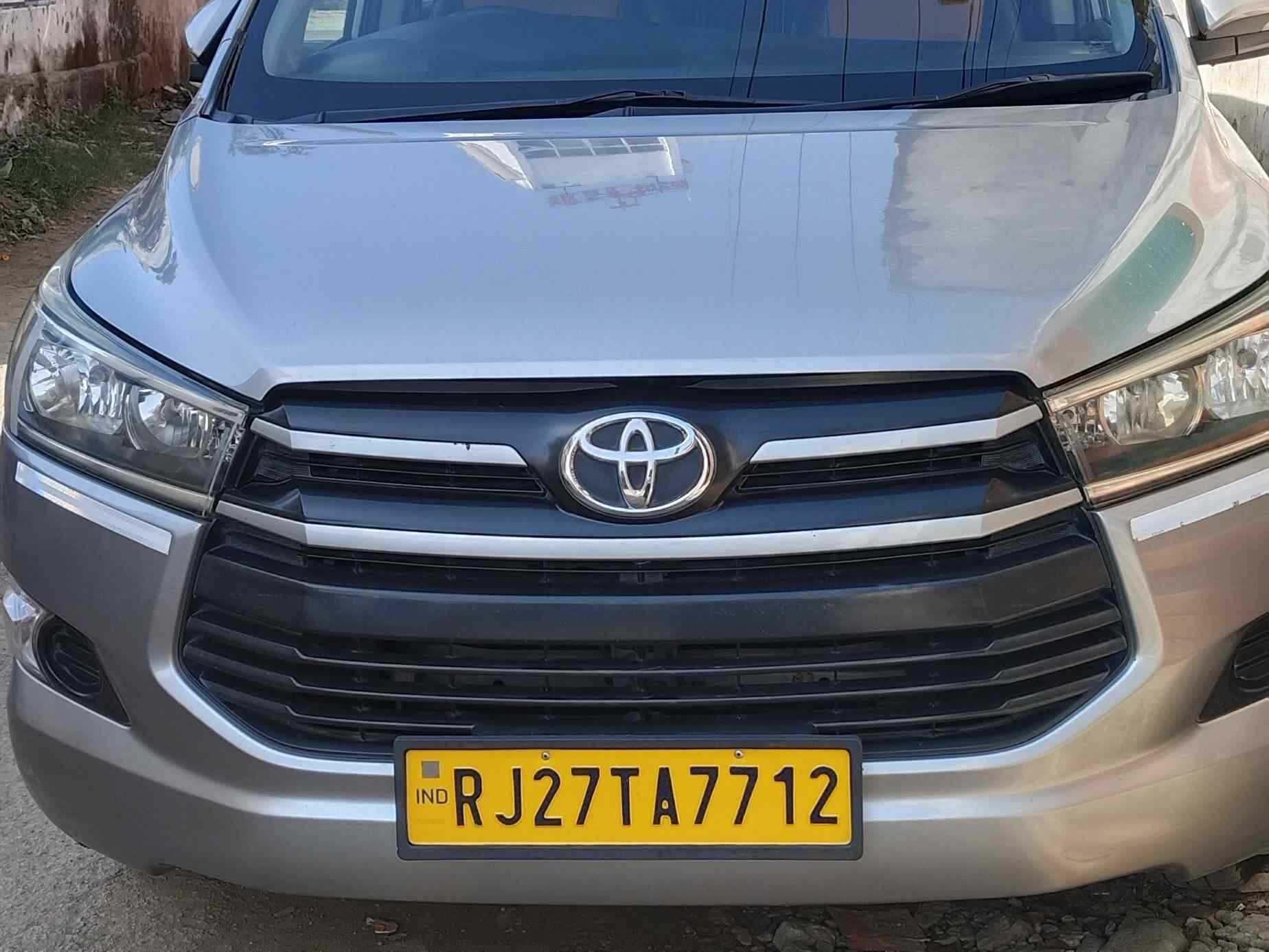 SUV Crysta Car