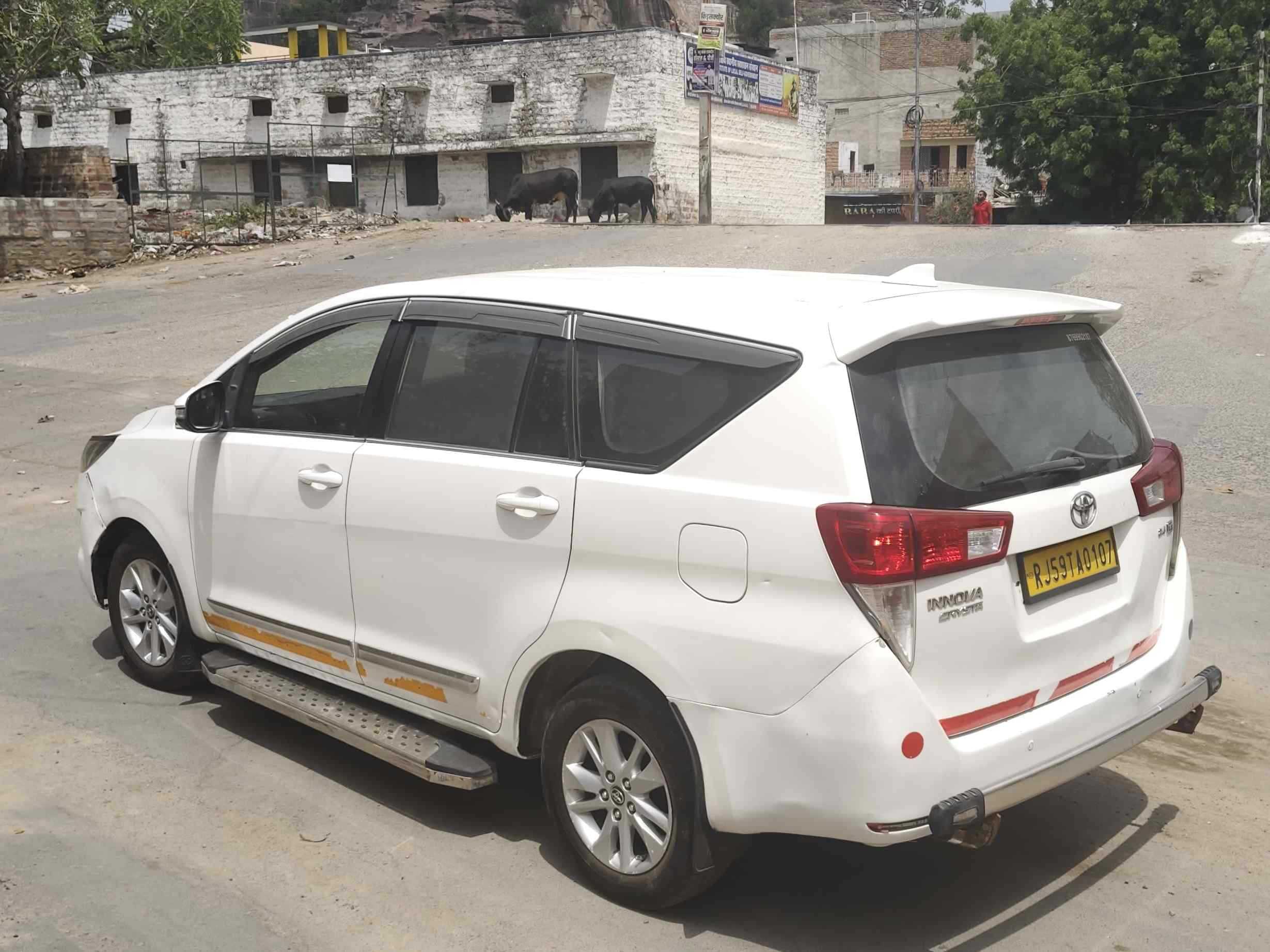 SUV Crysta Car