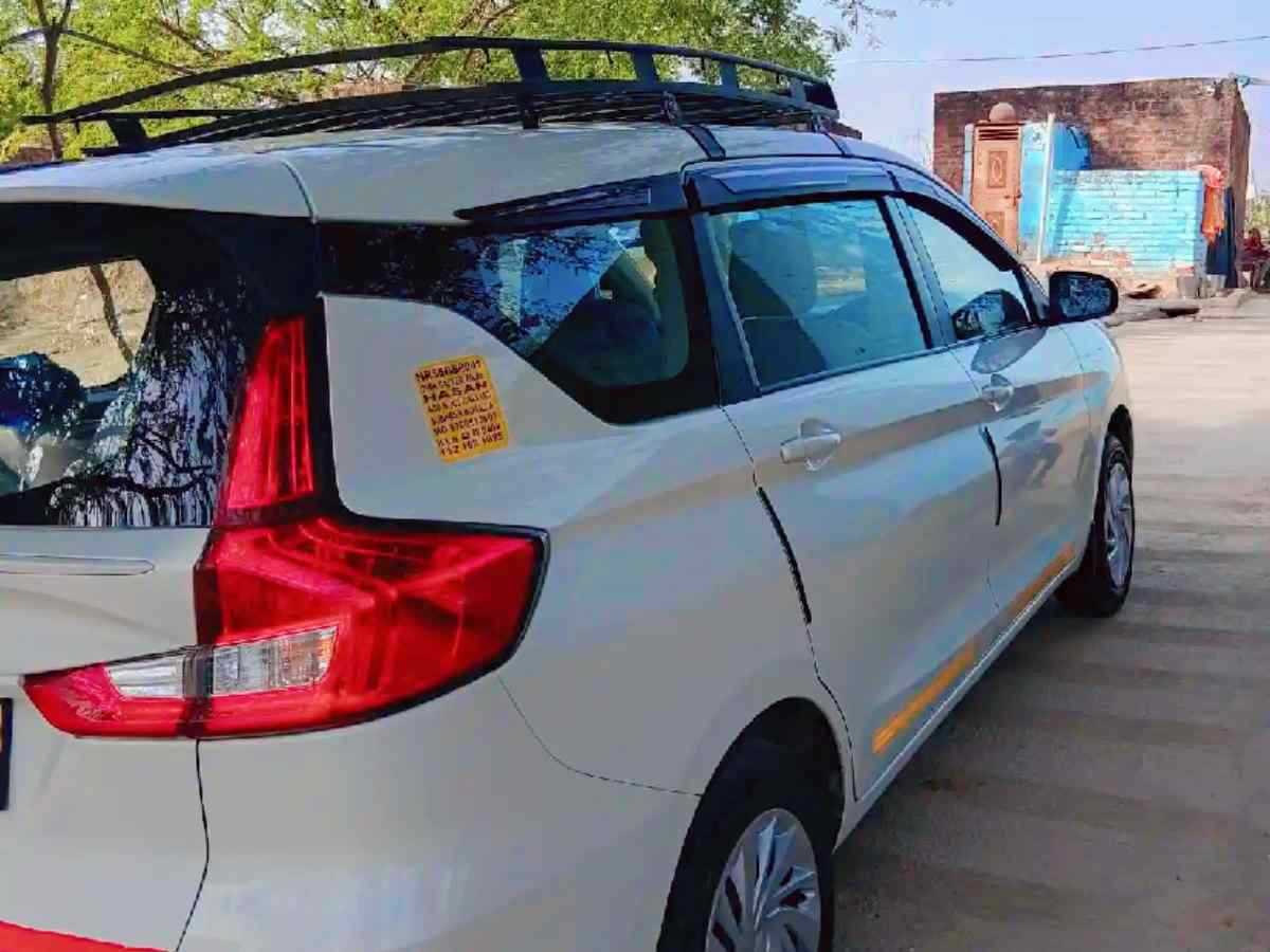 SUV Ertiga Car